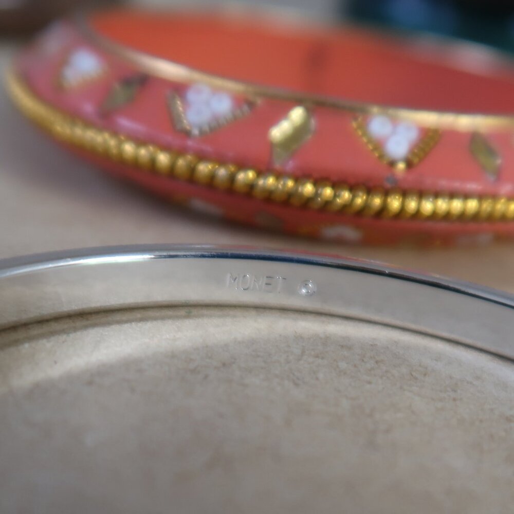 Vintage Bangle Bracelet 9 Pc Enamel Gold Tone 1 Monet Included Stackable Bundle - Picture 3 of 11